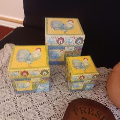 3 STACKING BOXES, WOODEN SIGN AND A HEN PLANTER