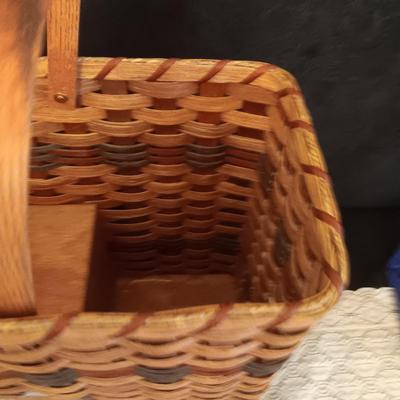 QUALITY STAIR STEP AMISH BASKET