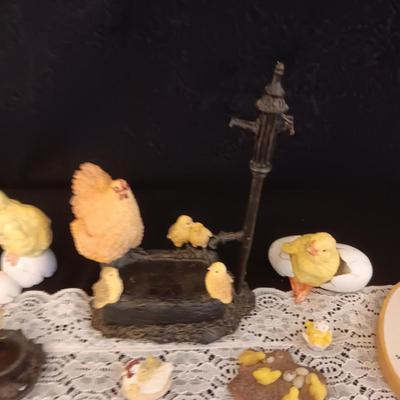 BABY CHICKS AND CHICKEN DECOR