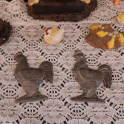 BABY CHICKS AND CHICKEN DECOR