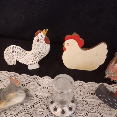 MORE ROOSTER AND HEN DECOR