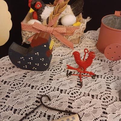 MORE ROOSTER AND HEN DECOR