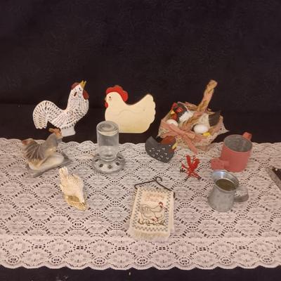 MORE ROOSTER AND HEN DECOR