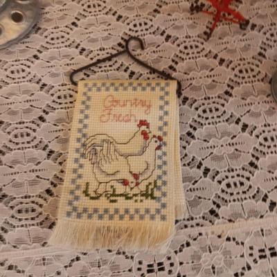 MORE ROOSTER AND HEN DECOR