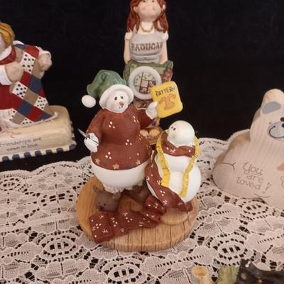 KNICK KNACKS WITH A QUILTING THEME