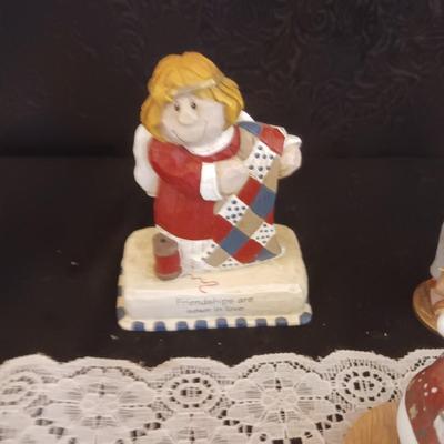 KNICK KNACKS WITH A QUILTING THEME
