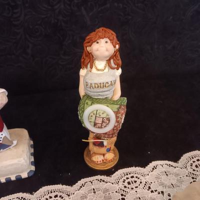 KNICK KNACKS WITH A QUILTING THEME