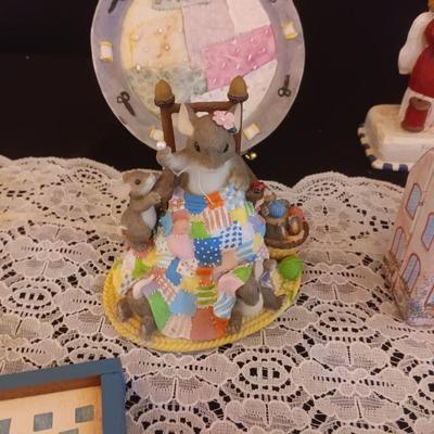KNICK KNACKS WITH A QUILTING THEME