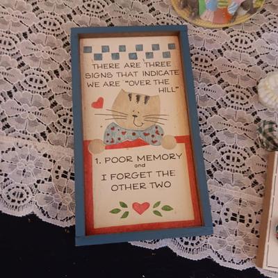 KNICK KNACKS WITH A QUILTING THEME