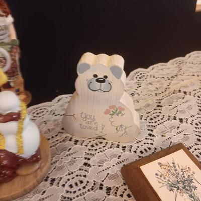 KNICK KNACKS WITH A QUILTING THEME
