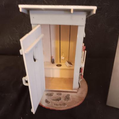 DIGITAL PICTURE FRAME, PAINTED OLD GLASS BOTTLE, DECORATIVE OUTHOUSE
