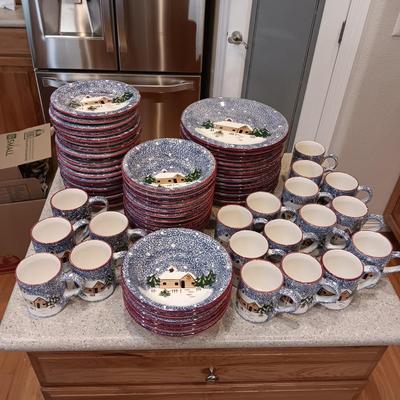 HUGE SET OF HOLLY MOUNTAIN LODGE DINNERWARE (Just in time for the holidays)