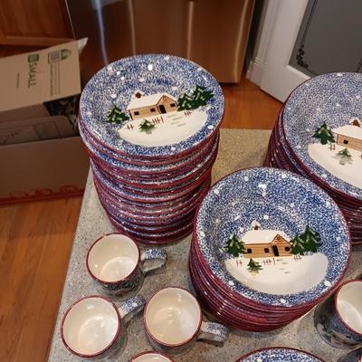 HUGE SET OF HOLLY MOUNTAIN LODGE DINNERWARE (Just in time for the holidays)