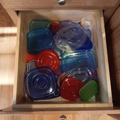 FOOD STORAGE CONTAINERS