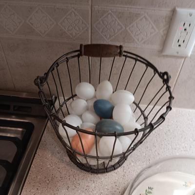 METAL EGG BASKET, CAKE PLATE W/LID AND SALT/PEPPER SHAKERS