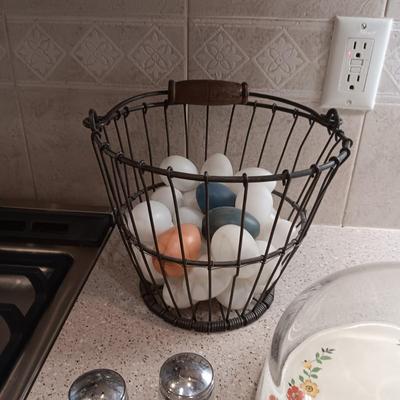 METAL EGG BASKET, CAKE PLATE W/LID AND SALT/PEPPER SHAKERS