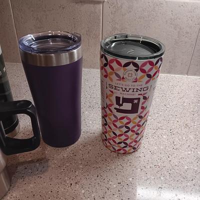 YETI COFFEE MUG AND SEVERAL TRAVEL CUPS