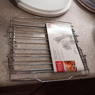 CAKE KEEPER, TUPPERWARE CONTAINER, PIE PLATE AND MORE