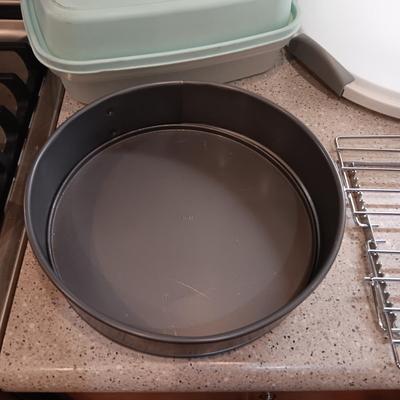 CAKE KEEPER, TUPPERWARE CONTAINER, PIE PLATE AND MORE