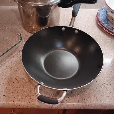 PRESTO PRESSURE COOKER, WOK SKILLET AND CASSEROLE DISH