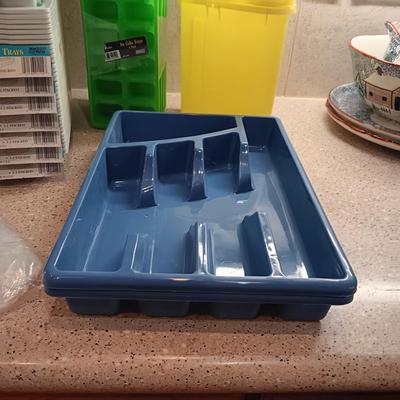 MANY ICE CUBE TRAYS, 2 DRAWER ORGANIZERS, TUPPERWARE PITCHER