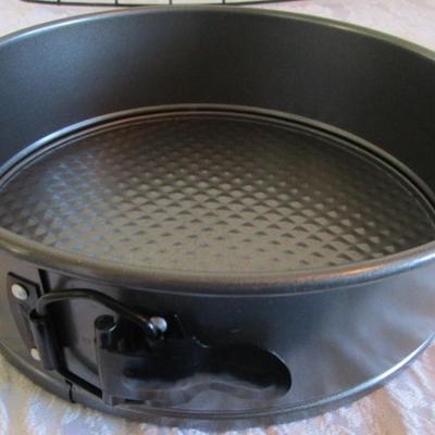 9" Spring-form pan, roasting rack 18" long x 12" side