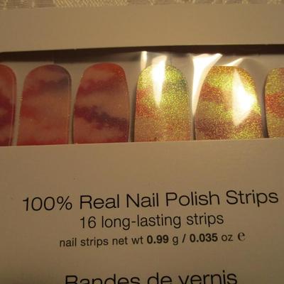 4 pkg 100% real nail polish strips, Color Street