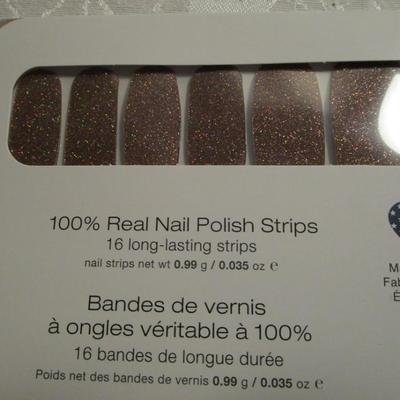 4 pkg 100% real nail polish strips, Color Street
