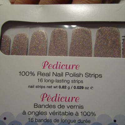 4 pkg 100% real nail polish strips, Color Street