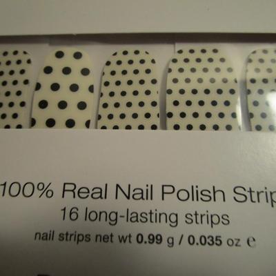 4 pkg 100% real nail polish strips, Color Street