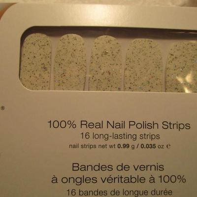 4 pkg 100% real nail polish strips, Color Street