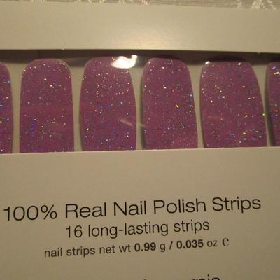 4 pkg 100% real nail polish strips, Color Street