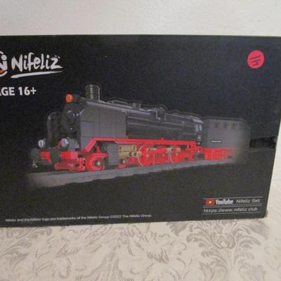 Nifeliz BR01 Steam Train Building kit & engineering toy