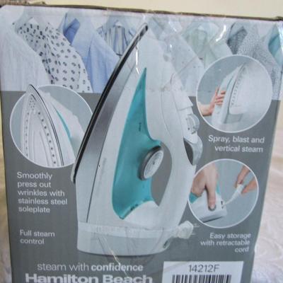 Hamilton Beach Steam Iron with retractable cord