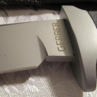 Gerber Model 6580616AA knife, fixed blade Bowie knife