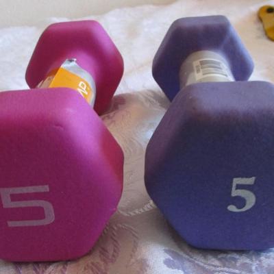 2 five-pound weights