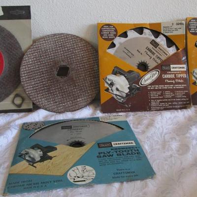 3 Circular saw blades-7", two circular saw sanding discs 7"