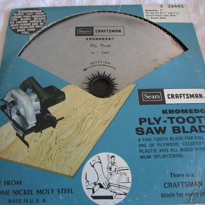 3 Circular saw blades-7", two circular saw sanding discs 7"