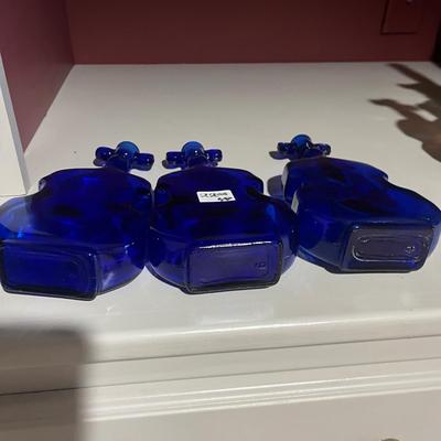 Collection of Violin Shaped Glass Bottles (2LR-MG)