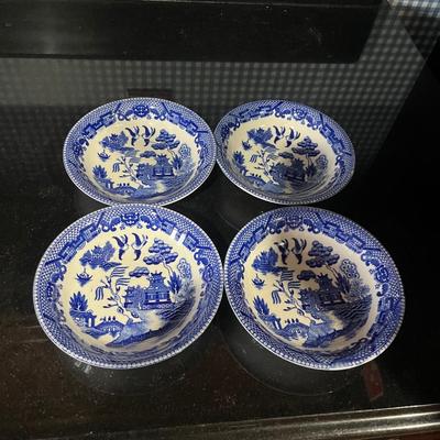 Blue & White Dish Ware by Spode & More (2K-MG)