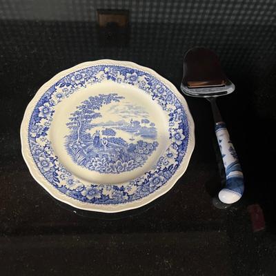 Blue & White Dish Ware by Spode & More (2K-MG)