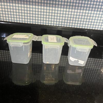 Collection of Glass & Plastic Containers With Lids (2K-MG)