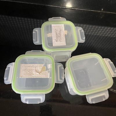 Collection of Glass & Plastic Containers With Lids (2K-MG)