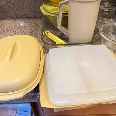 Big Lot Pyrex & Vintage Tupperware