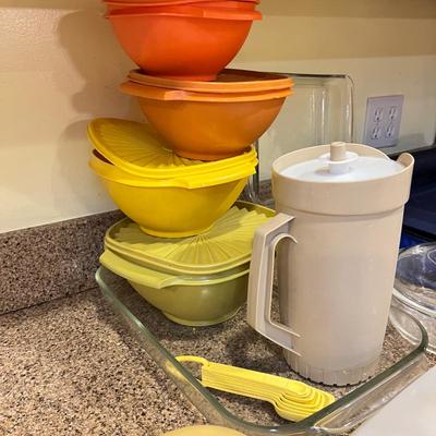 Big Lot Pyrex & Vintage Tupperware