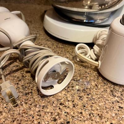 Electric Kitchen Appliance Lot - Sunbeam MixMaster, Braun, Black Decker Chopper