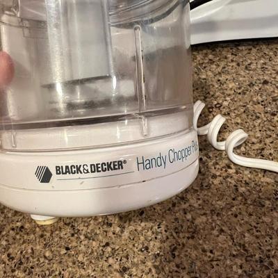 Electric Kitchen Appliance Lot - Sunbeam MixMaster, Braun, Black Decker Chopper