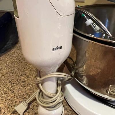 Electric Kitchen Appliance Lot - Sunbeam MixMaster, Braun, Black Decker Chopper