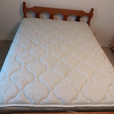 CLEAN FULL SIZE BED WITH MATTRESS COVER & BLANKET