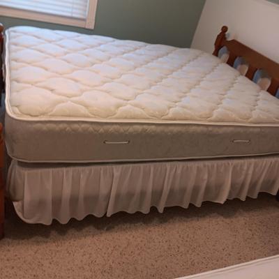 CLEAN FULL SIZE BED WITH MATTRESS COVER & BLANKET